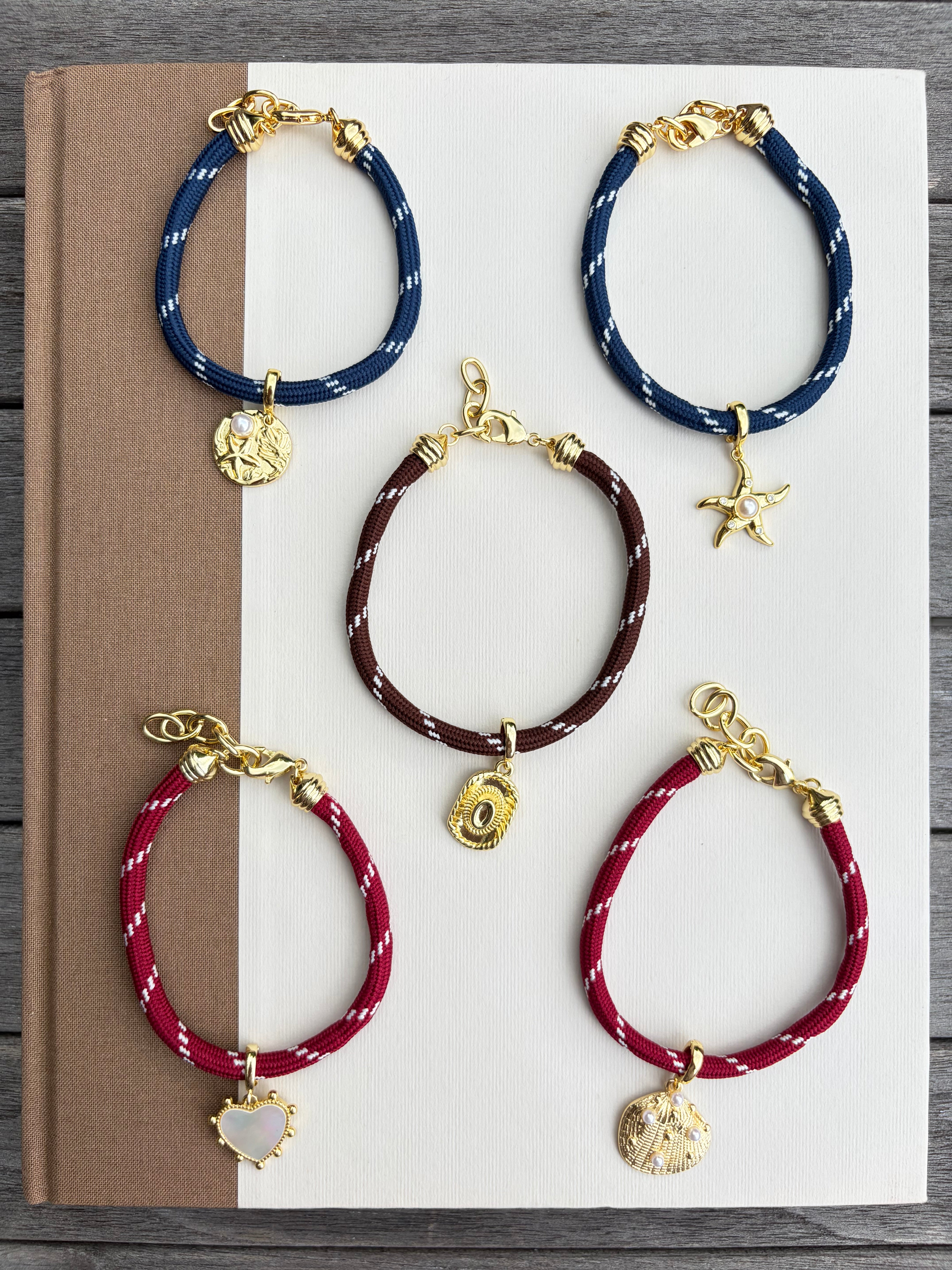 Paracord Bracelet with Charm
