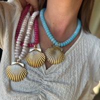 Metal Shell Charm Necklace in Fuchsia