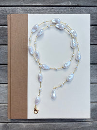 Gloria Baroque Pearl Lariat Necklace
