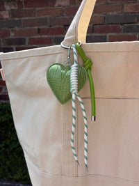 Puffy Heart Paracord Keychain
