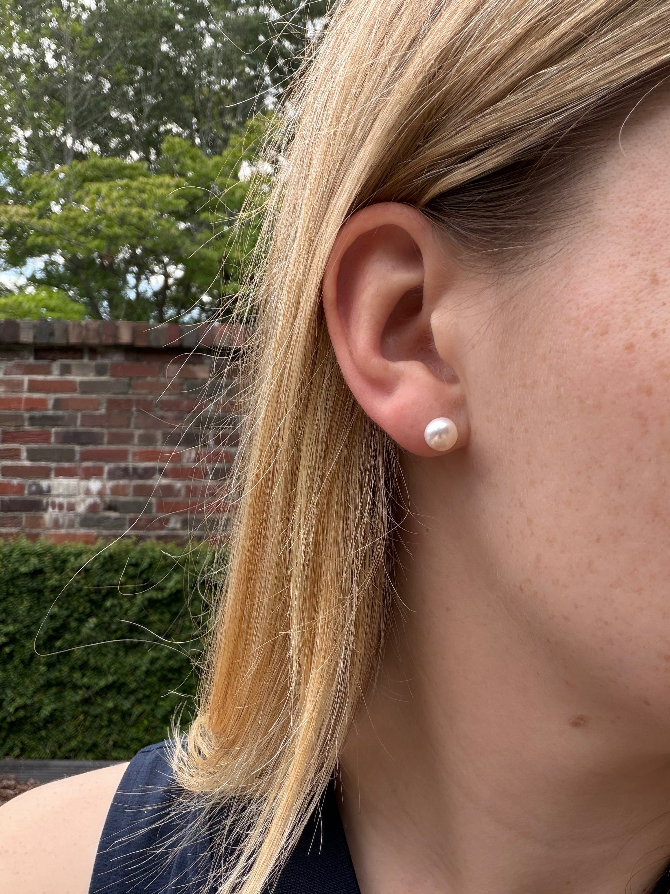Freshwater Pearl Stud Earring