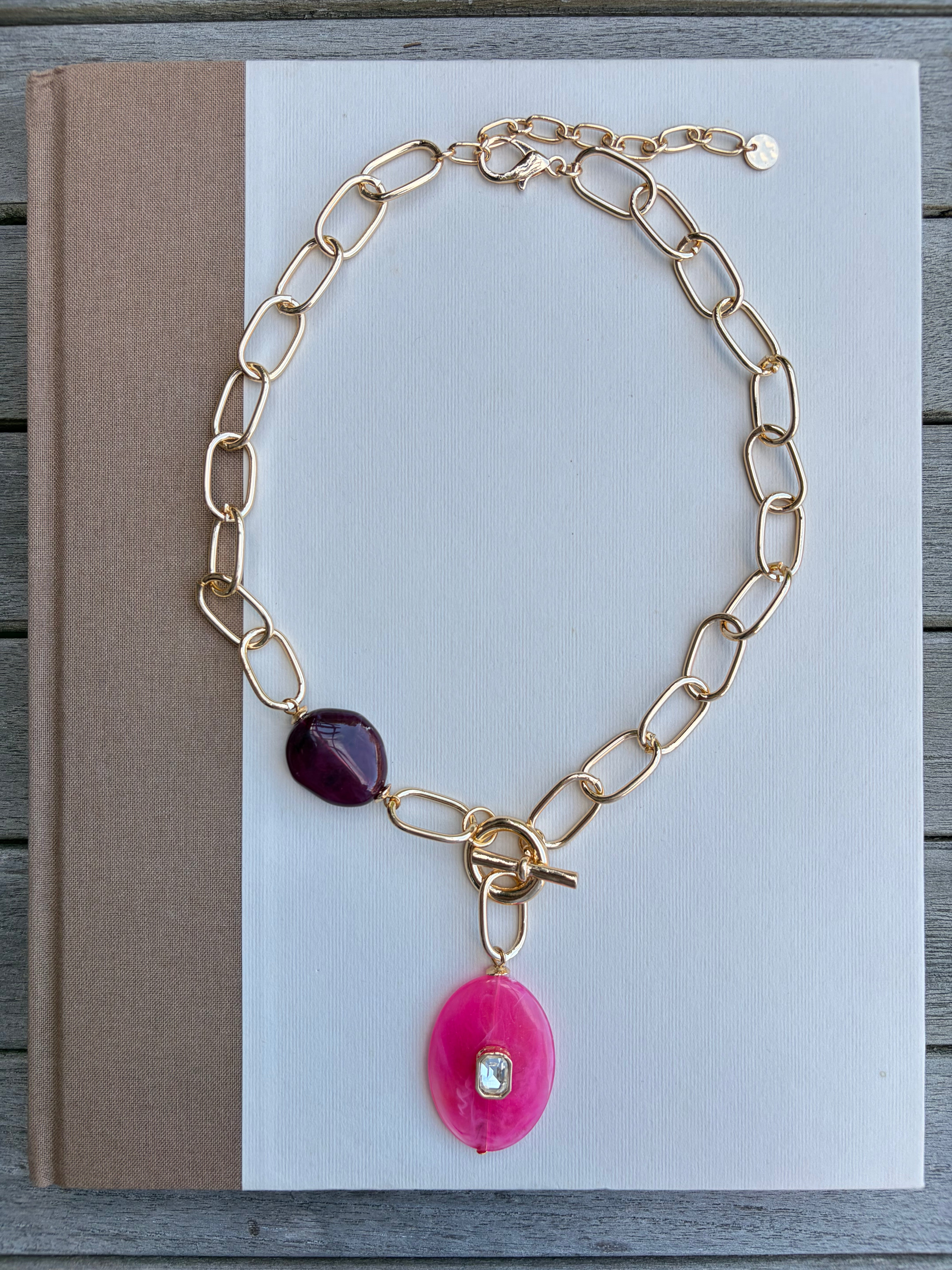 Fuchsia Oval Pendant Lariat Necklace