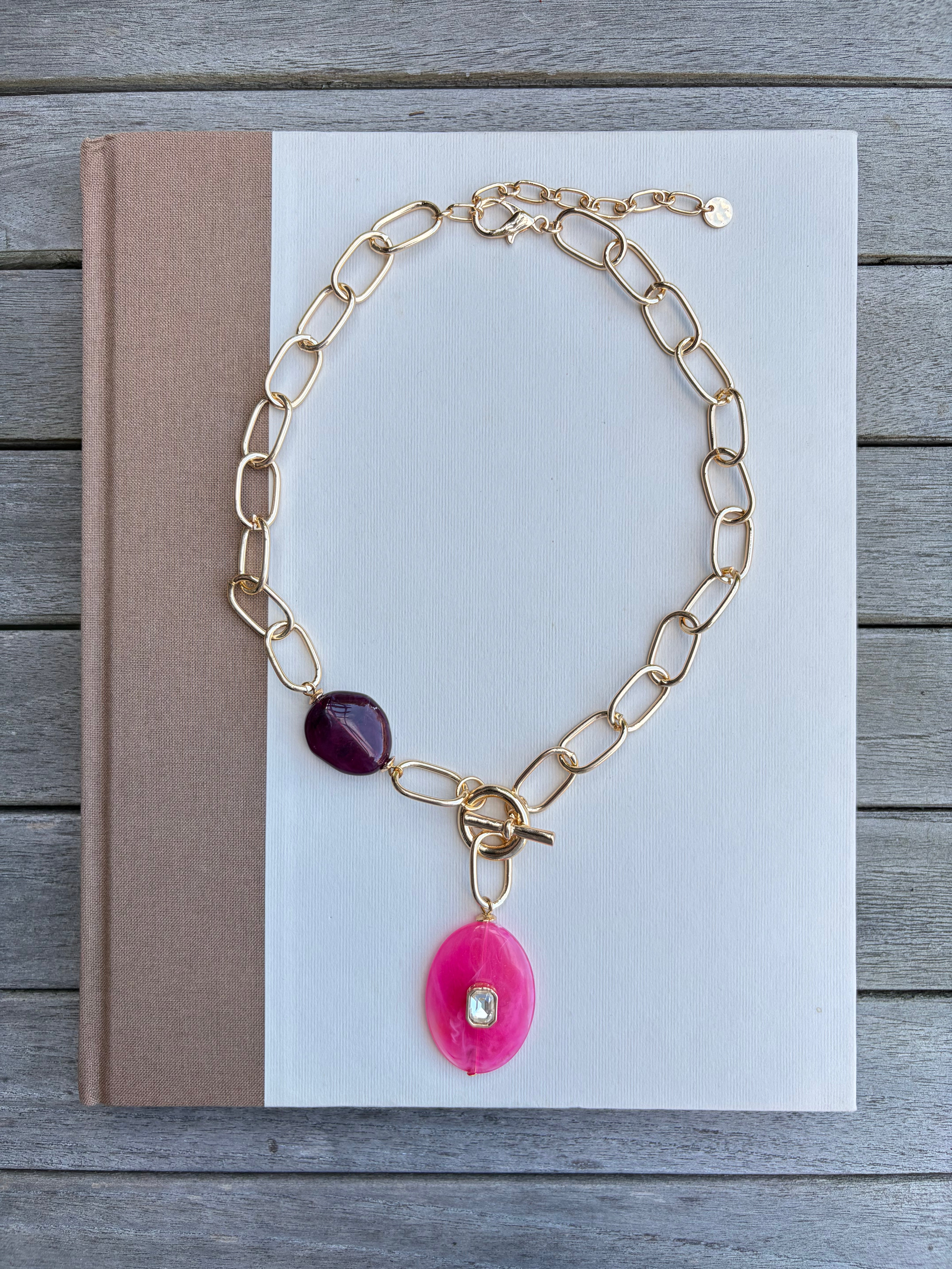 Fuchsia Oval Pendant Lariat Necklace