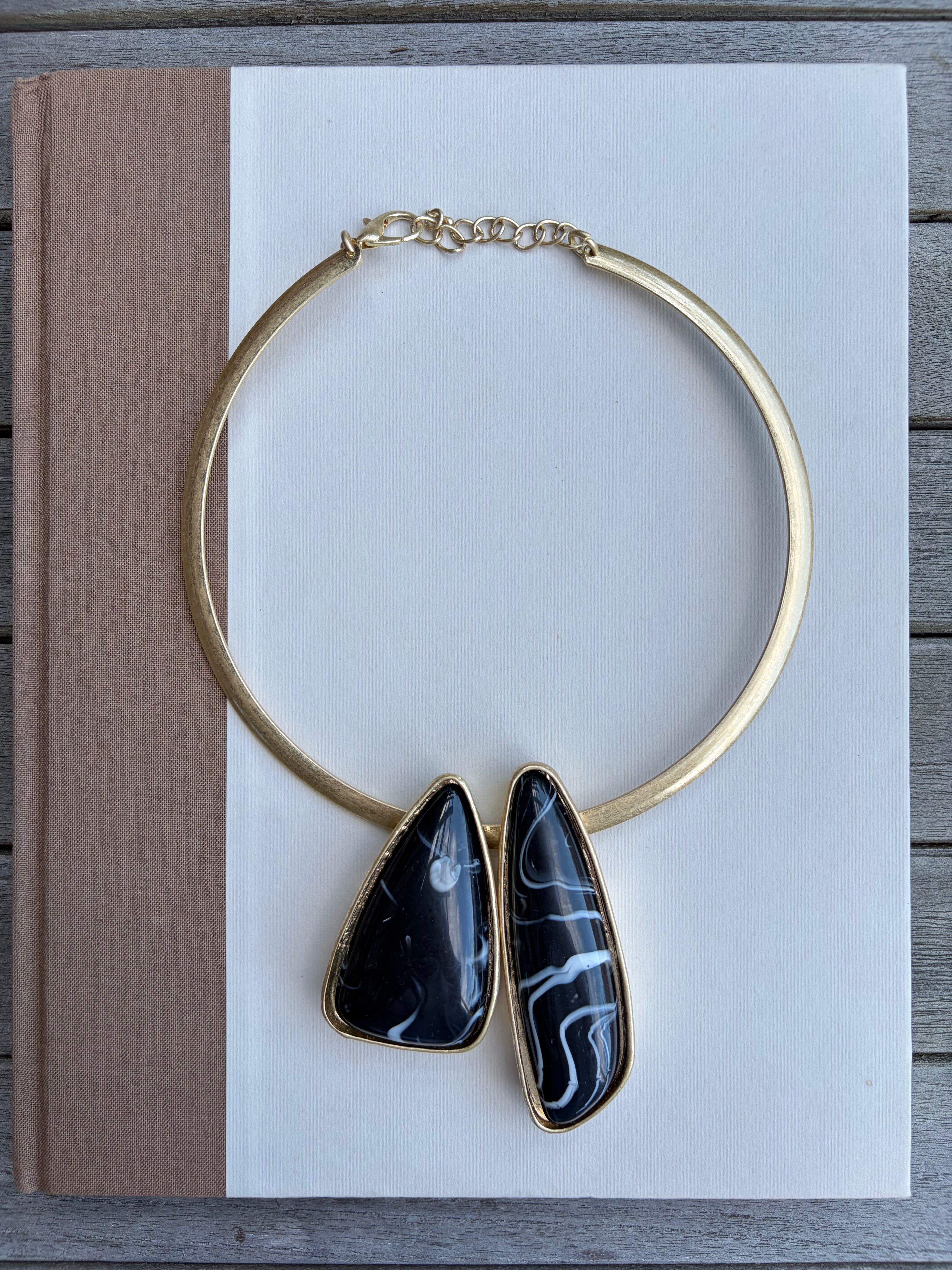 Resin Double Pendant Collar Necklace