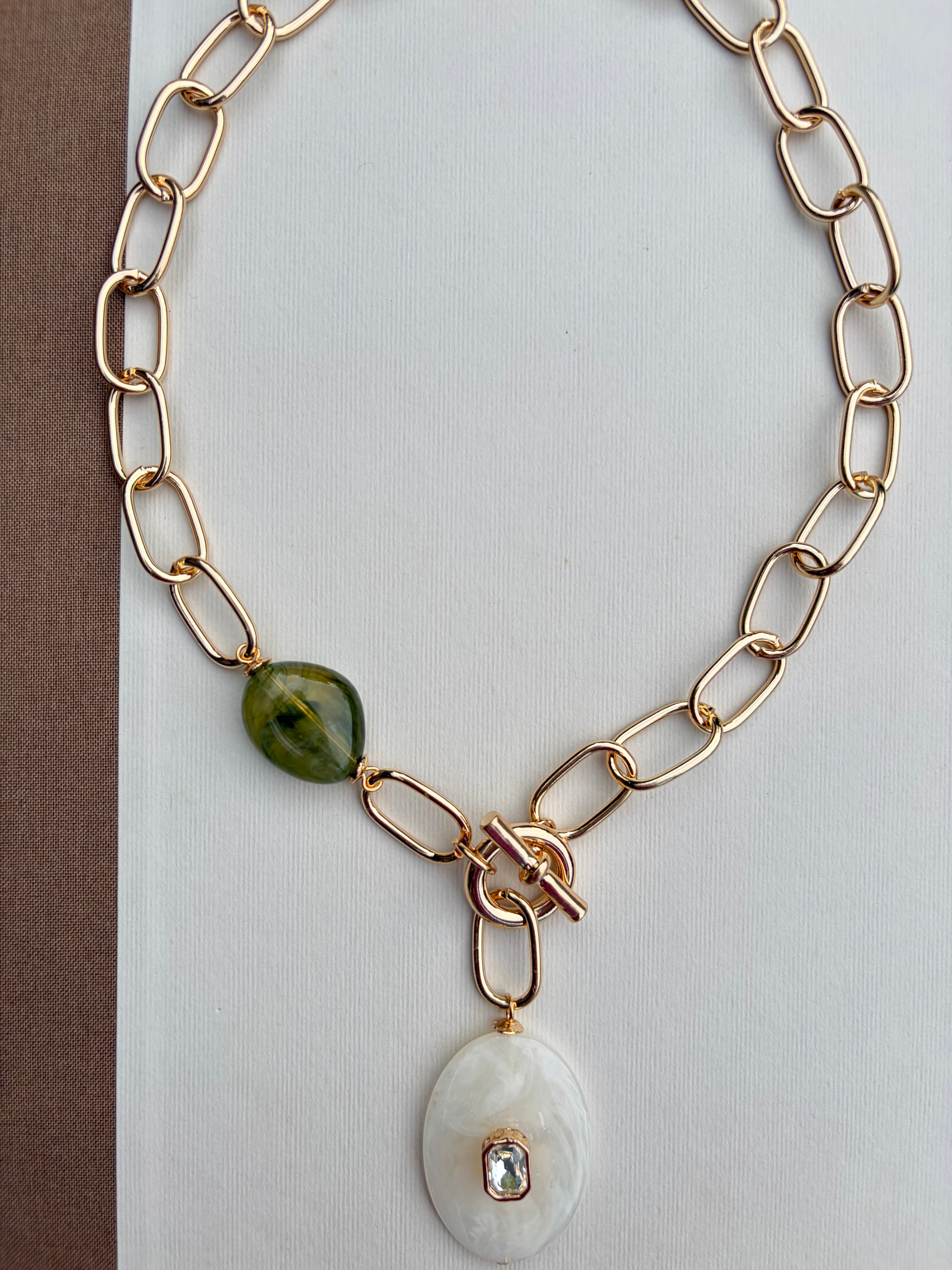Oval Pendant Lariat Necklace