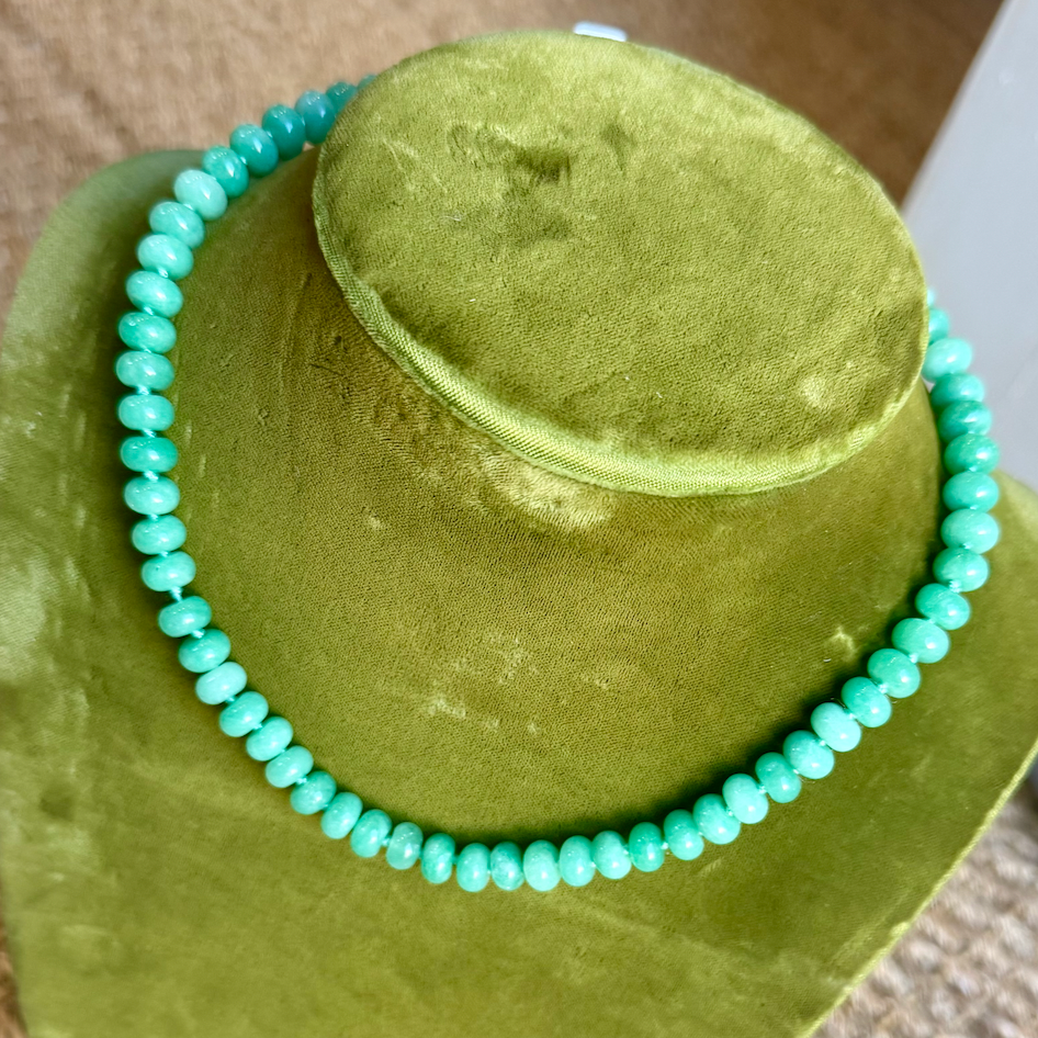 Beaded Necklace with Magnetic Closure Clasp