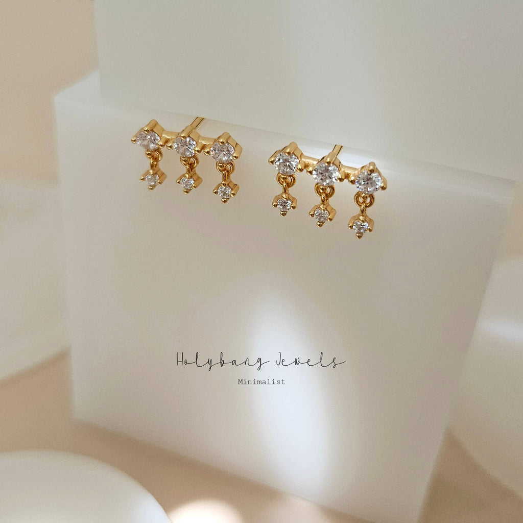 TRIPLE CRYSTAL STUD EARRINGS